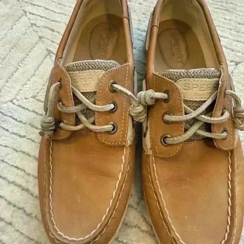 Womans leather sperry loafers